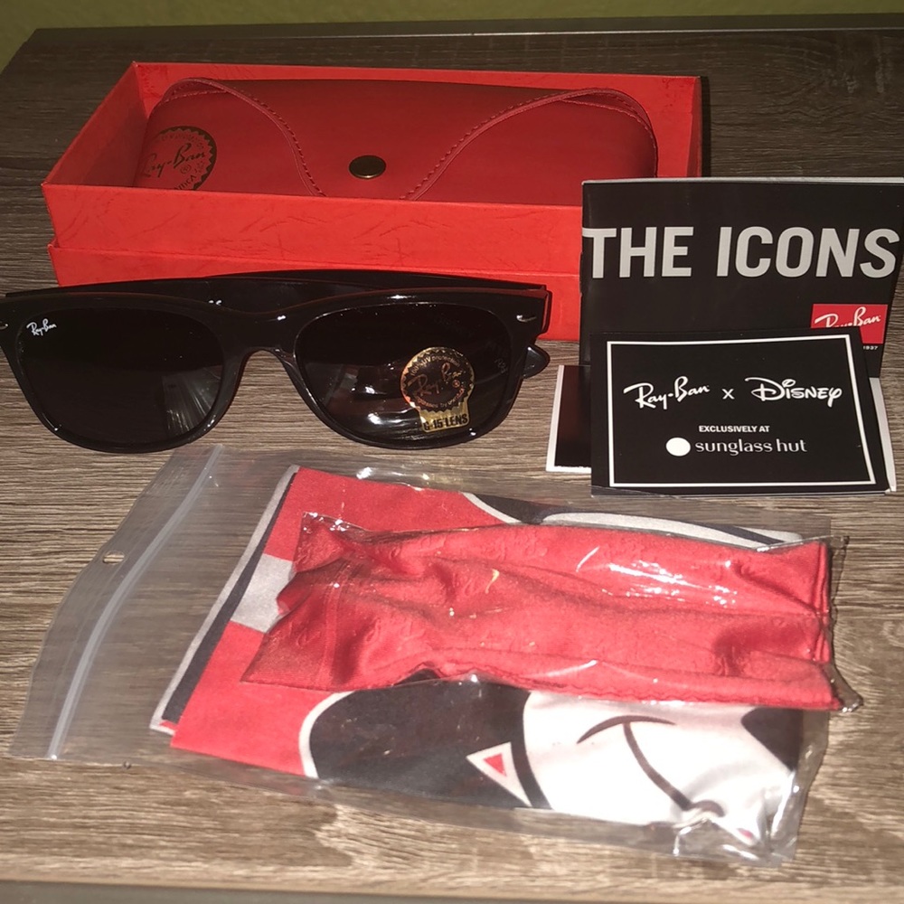 LIMITED EDITION! ❤️Ray ban/Disney Collaboration!
